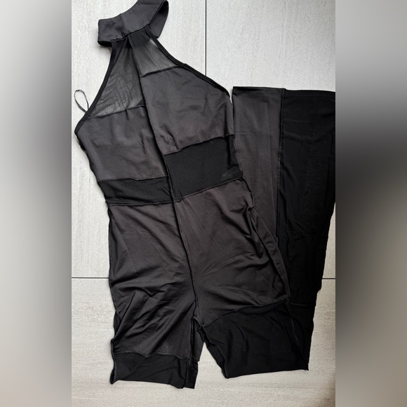 Black cut out sheer romper - Picture 4 of 10